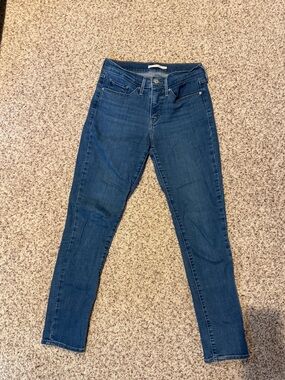 Levi Strauss Shaping Skinny Jeans